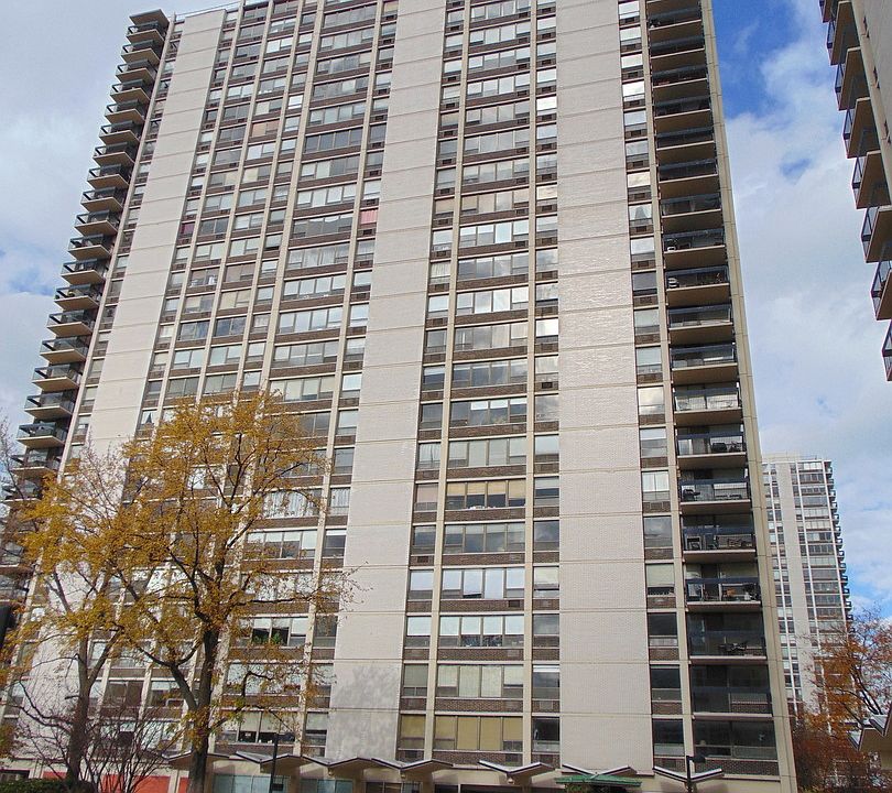 1st image of 1360 N Sandburg Ter APT 1204C
