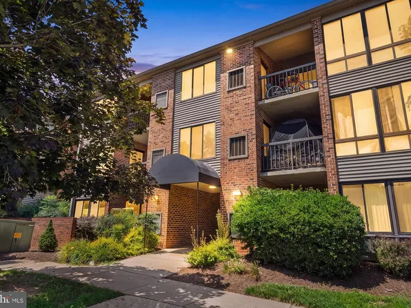 18022 Chalet Dr Unit 27-203, Germantown, MD 20874