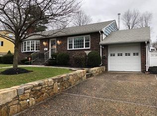 30 Ridgewood Dr, Norwood, MA 02062