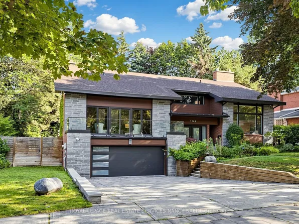 136 Denlow Blvd, Toronto, ON M3B 3J2