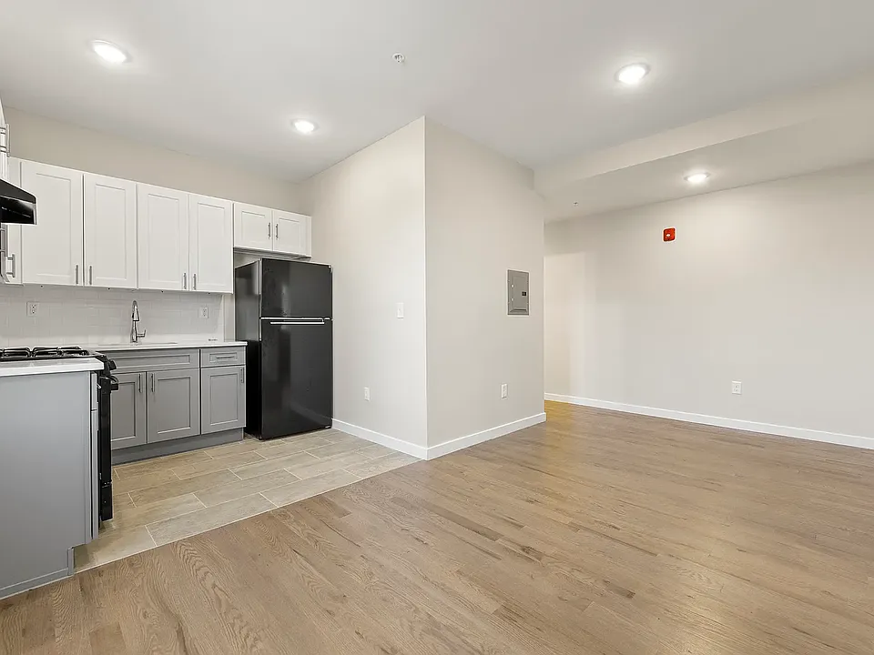 65 S Harrison St #5D