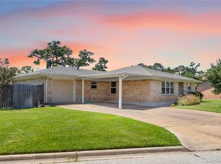 2310 Morningside Dr, Bryan, TX 77802