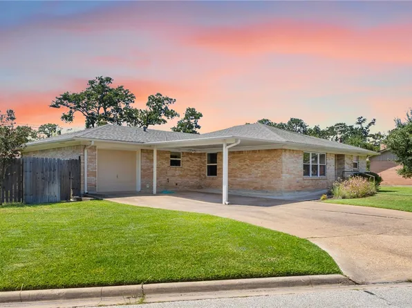 2310 Morningside Dr, Bryan, TX 77802