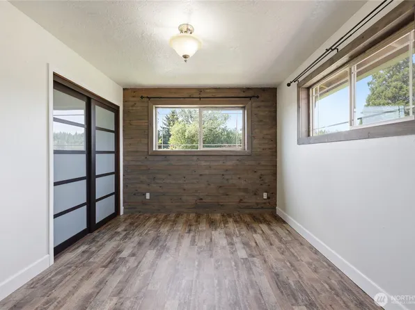 102 SHERWOOD Lane, Castle Rock, WA 98611