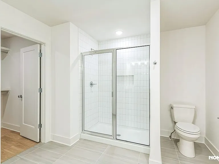 550 Markham St #10 — Photo 24