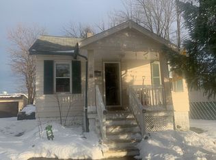 62 Sector Dr, Bedford, OH 44146
