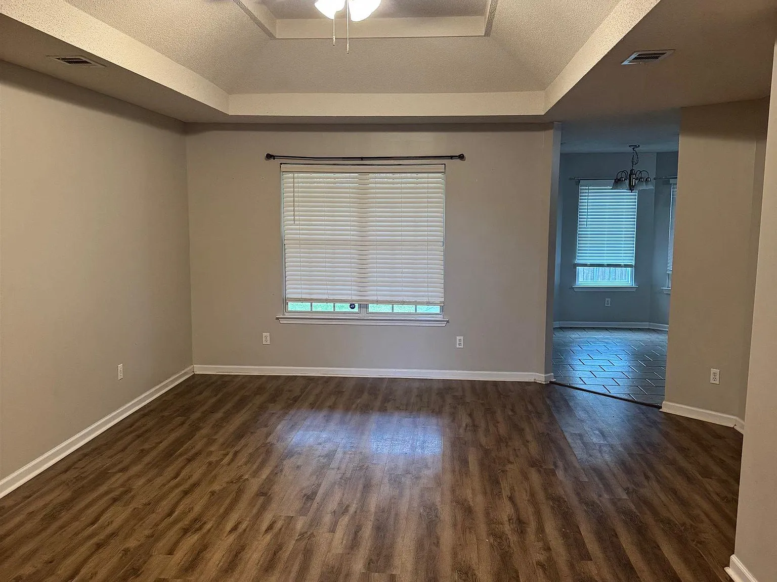 3 bed, 2.0 bath, 1380 sqft, $1,700 — Photo 3