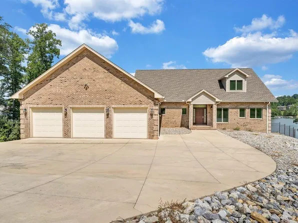 1031 Water Edge Pt, Goodview, VA 24095