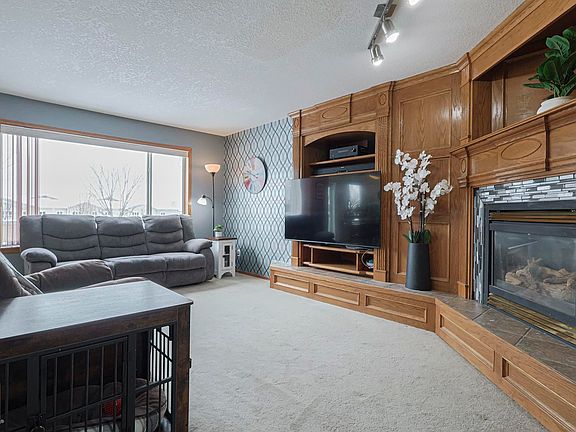 3rd image of 138 Chancery Way