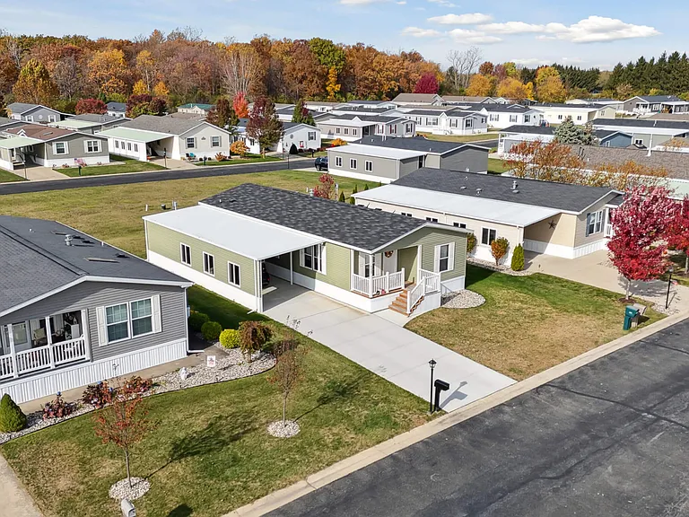 Lakeview Estates on Lawndale — Photo 13