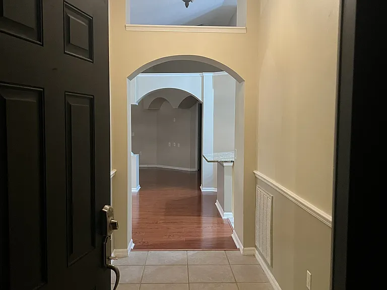 1127 Clearpointe Way — Photo 9