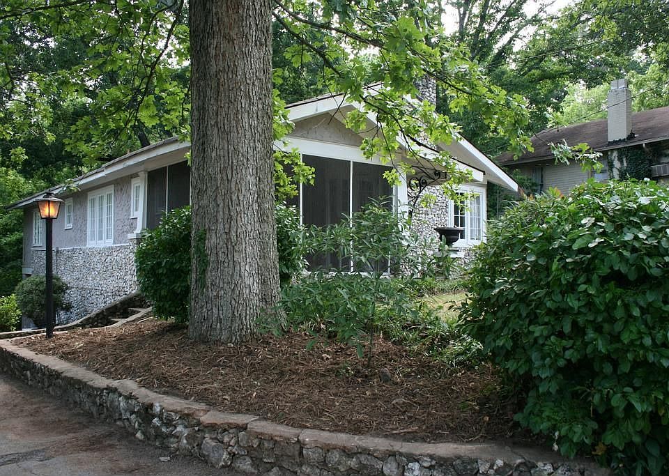 2nd image of 3404 Montview Dr