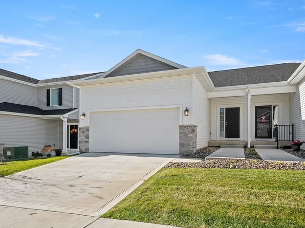 54 Keeneland Ct, Pleasant Hill, IA 50327