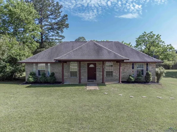 2809 Hendricks St, Gladewater, TX 75647