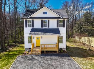 174 Atwood Dr, Hendersonville, NC 28791