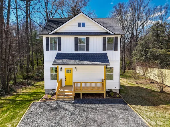 174 Atwood Dr, Hendersonville, NC 28791