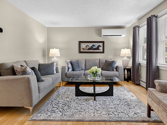 3rd image of 53 Harrington Avenue