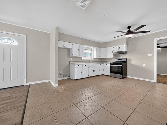 4th image of 209 W South St