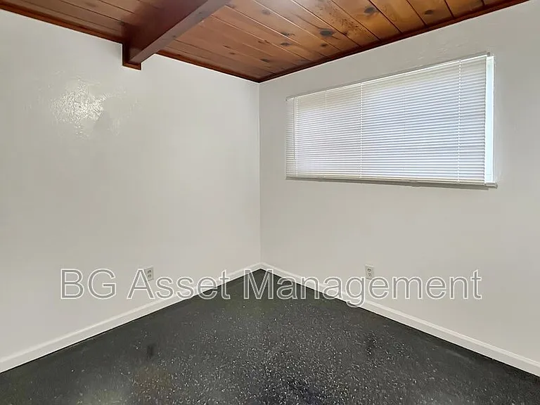 1526 Visalia Ave — Photo 20