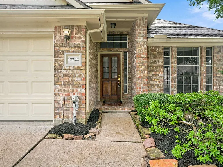 12242 Rutgers Park Ct — Photo 3
