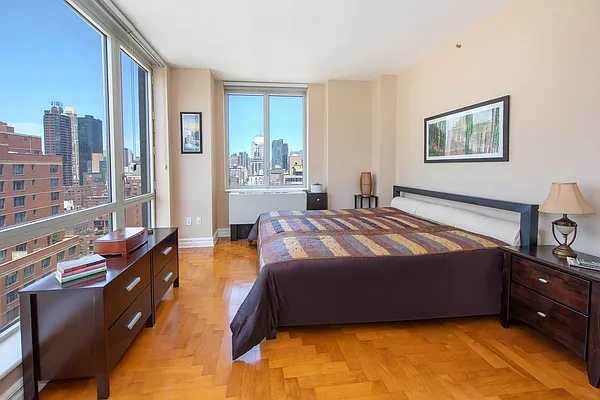 Rented by Compass | media 49