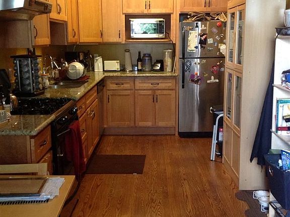 3rd image of 436 Masonic Ave #438A