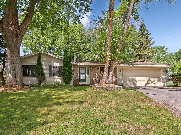3rd image of 3404 Red Oak Cir N