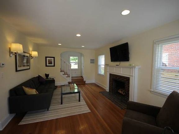 Living Room/Fireplace