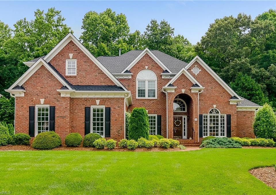 1st image of 14 Winterberry Ct