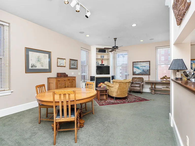 19 E Johnson St #4 — Photo 9