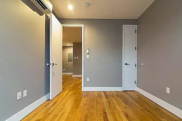 467 Monroe St #2C — Photo 3