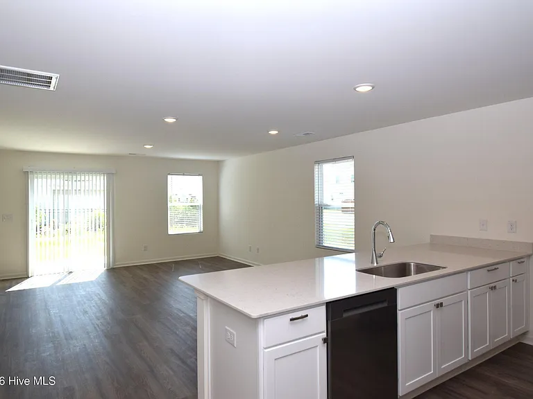 2400 Brookville Dr #B — Photo 3