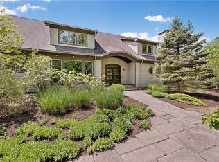 10 Pepper Ridge Rd, Pepper Pike, OH 44124