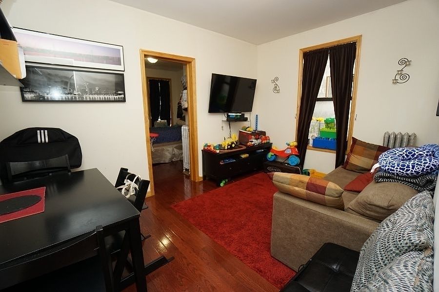 2nd image of 343 E 9th St APT 2R