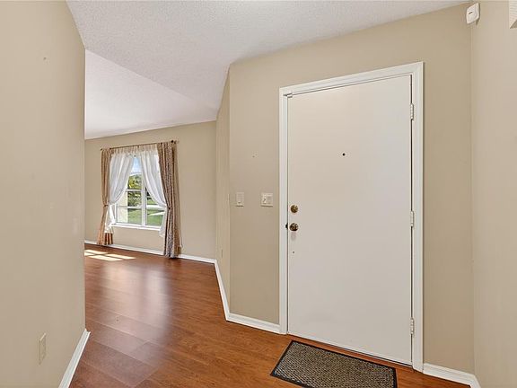 5th image of 5852 Lincoln Rd