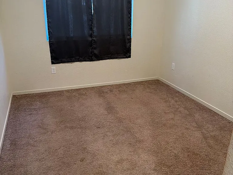 276 Paige Ct — Photo 10