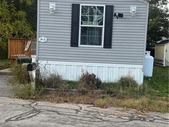 5 D Krzak Rd, North Kingstown, RI 02852