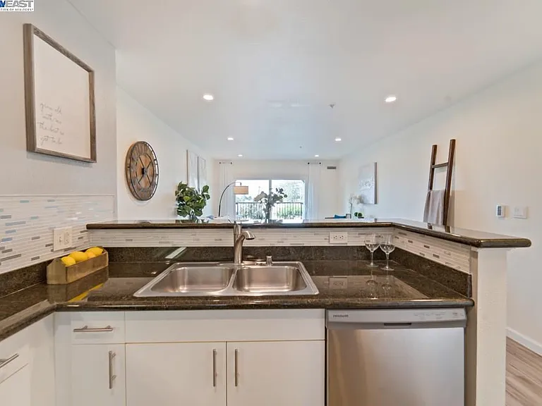 8200 Oceanview Ter #104 — Photo 10