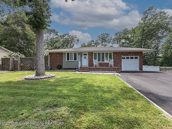 3rd image of 76 Green Drive