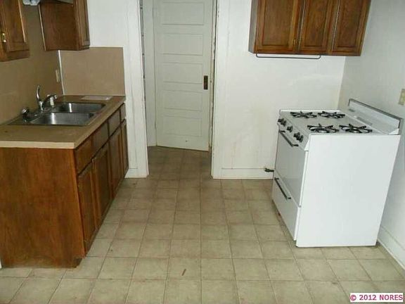 5th image of 319 S Zunis Ave