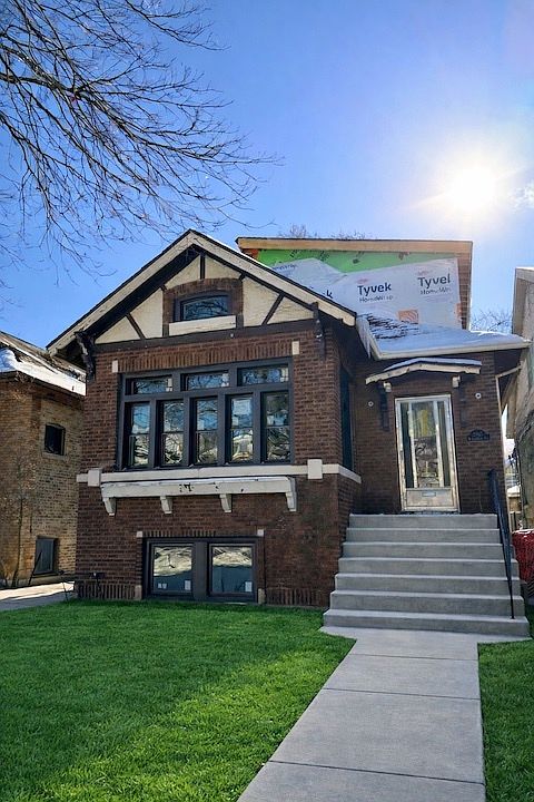 1st image of 2925 W Eastwood Ave