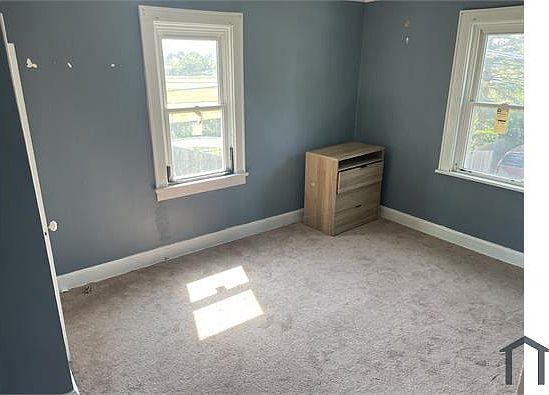 5th image of 184 Columbian Ave