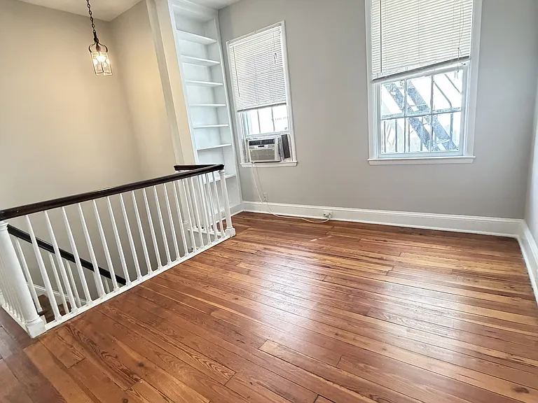 22 E Hamilton St — Photo 10