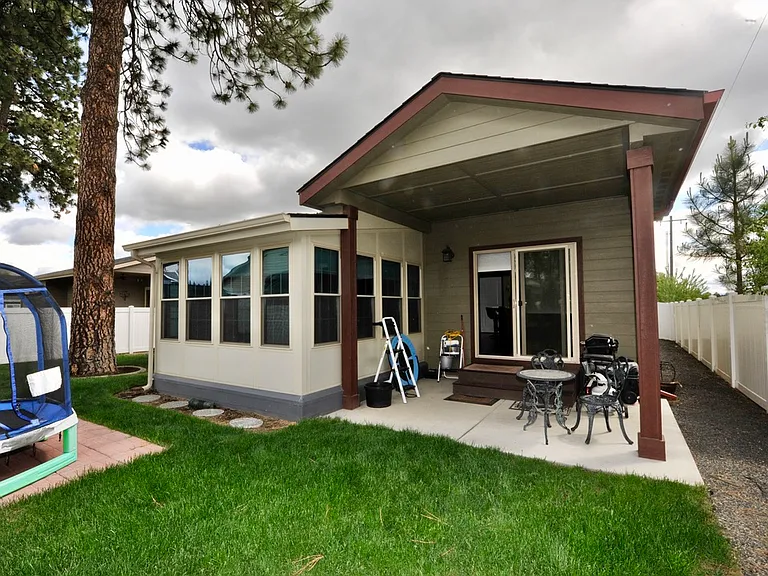 1399 N Brady St — Photo 29