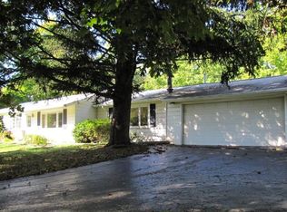 8824 Carnes Rd, Chagrin Falls, OH 44023