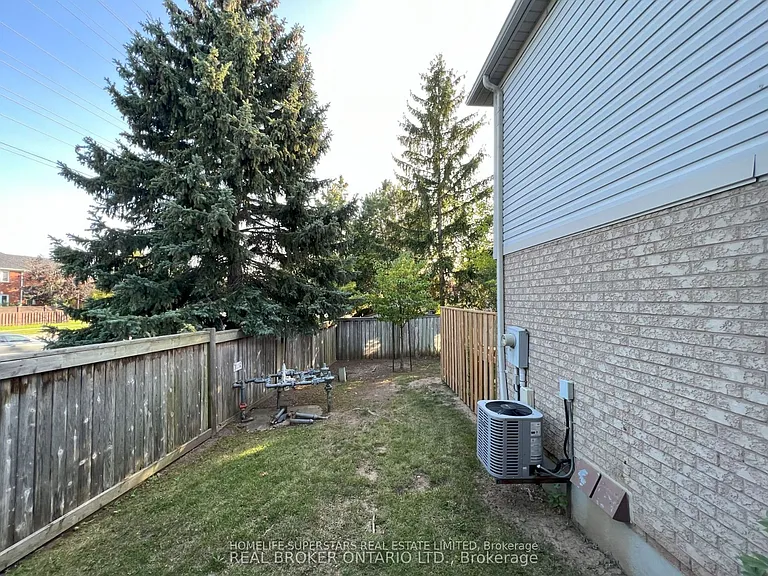 2555 Thomas St #1 — Photo 29