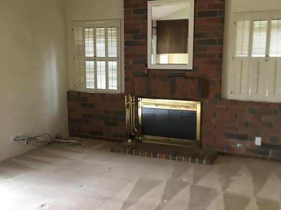 5th image of 590 W Lynnwood St