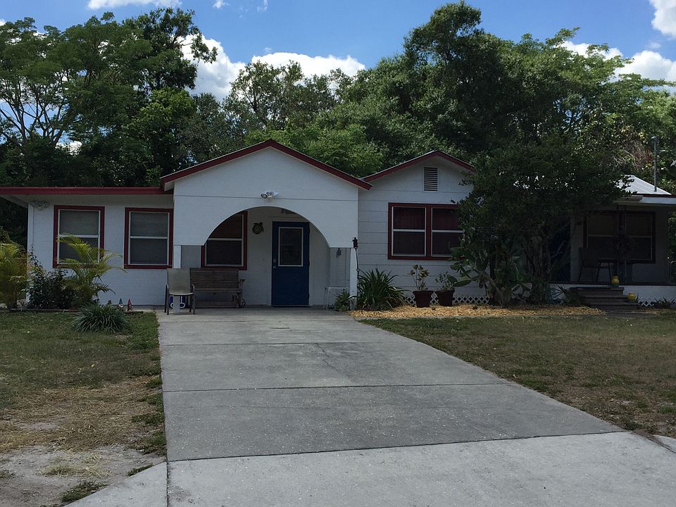 1st image of 220 S Robert Ave