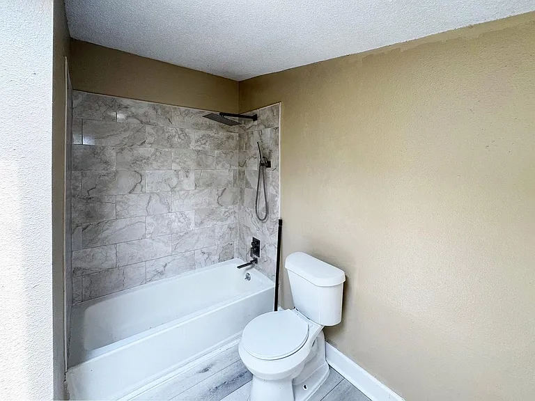 3621 Winnie St — Photo 12