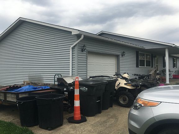 3rd image of 386 Dickens Dr